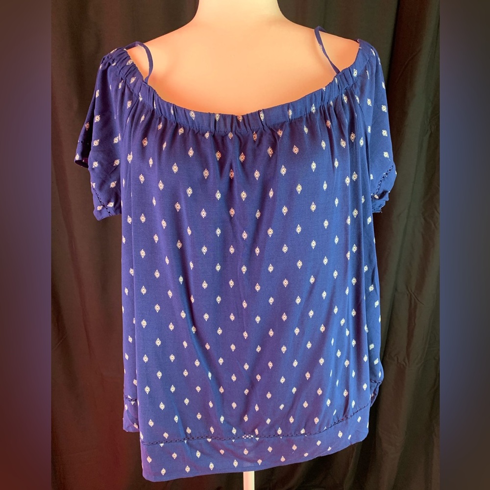 Old Navy off the shoulder blue blouse with tags XL